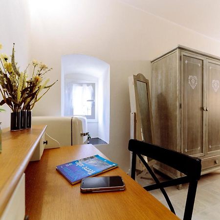 Come Nelle Favole The Classic B&B โตยราโน ภายนอก รูปภาพ