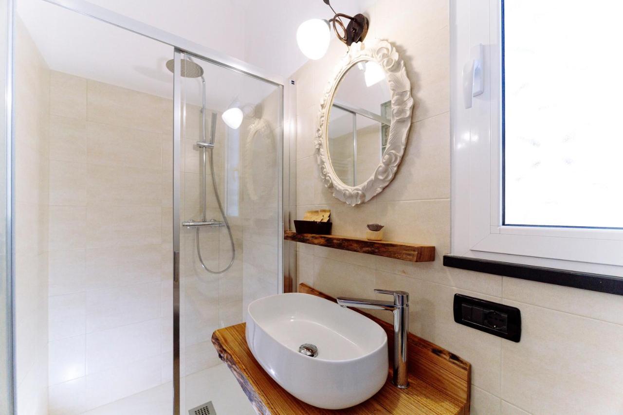 Come Nelle Favole The Classic B&B โตยราโน ภายนอก รูปภาพ