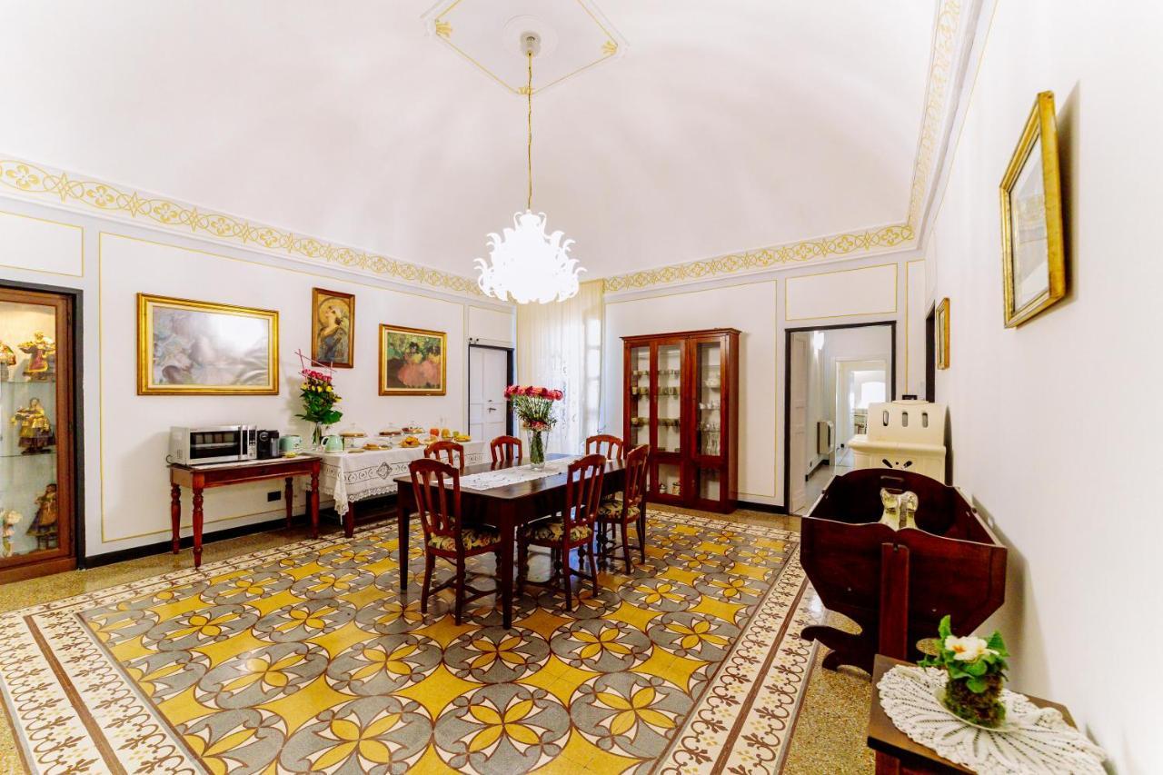 Come Nelle Favole The Classic B&B โตยราโน ภายนอก รูปภาพ