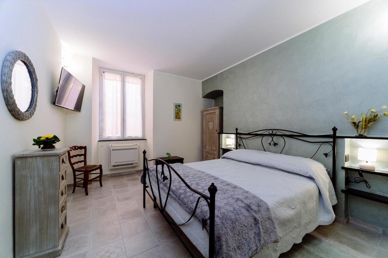 Come Nelle Favole The Classic B&B โตยราโน ภายนอก รูปภาพ